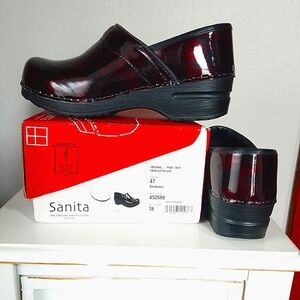 Sanita nursing clogs